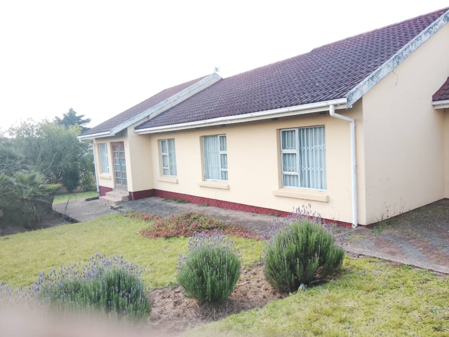 To Let 4 Bedroom Property for Rent in Sidwadwa Eastern Cape